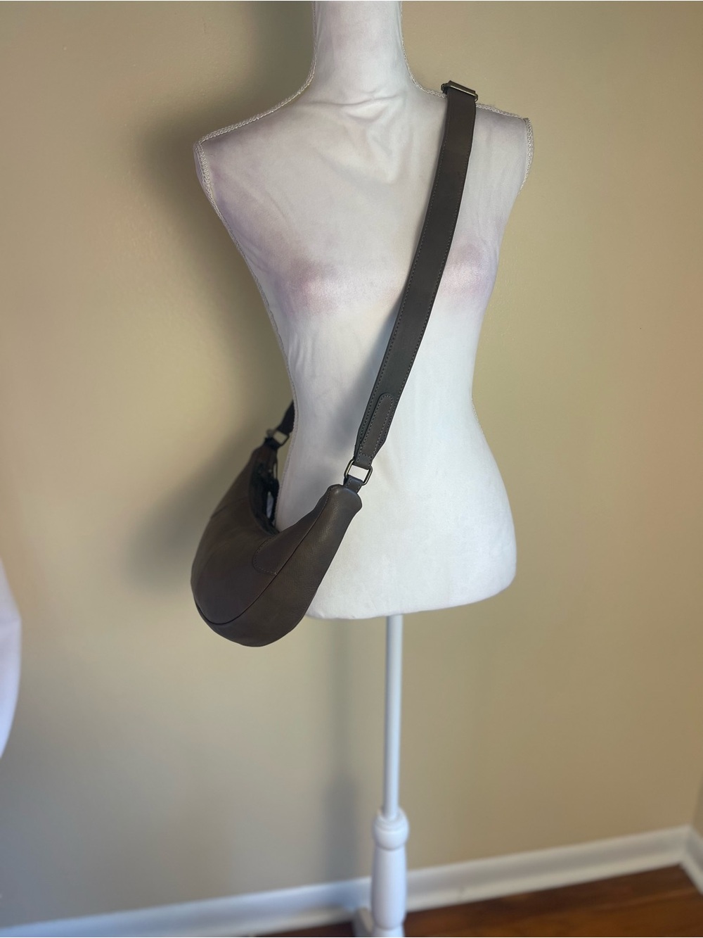 Born Olive Green Genuine Leather Crescent Shoulder Hobo Quiet Luxury Minimalist - Picture 7 of 16